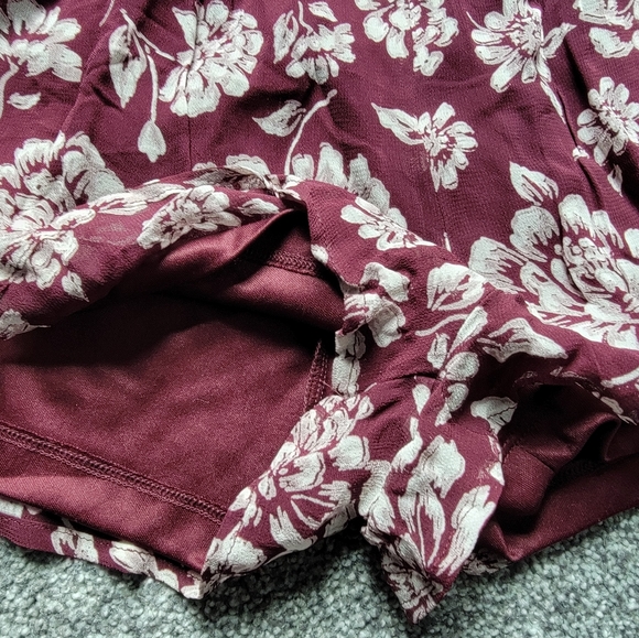 NWT! Sexy Floral Romper - Picture 3 of 6